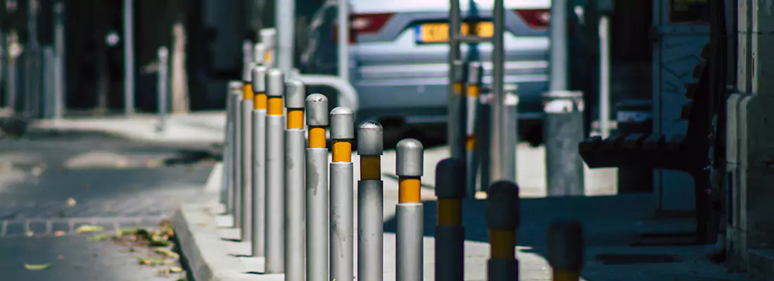 Safe and Convenient Retractable Barrier Column Systems for Properties in East Lake-Orient Park, FL